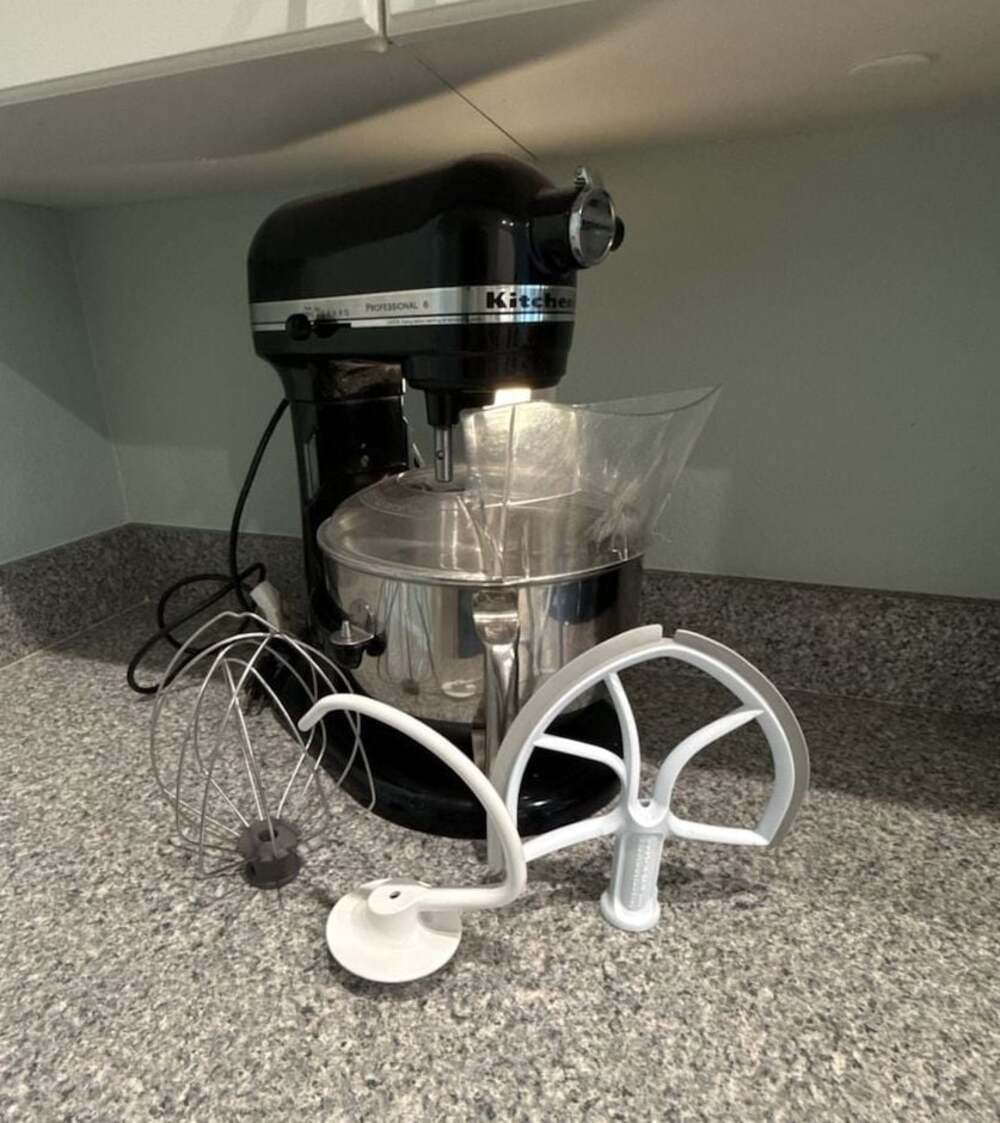 KitchenAid Professional 6 Series Bowl-Lift Stand Mixer Onyx Black with Bowl and